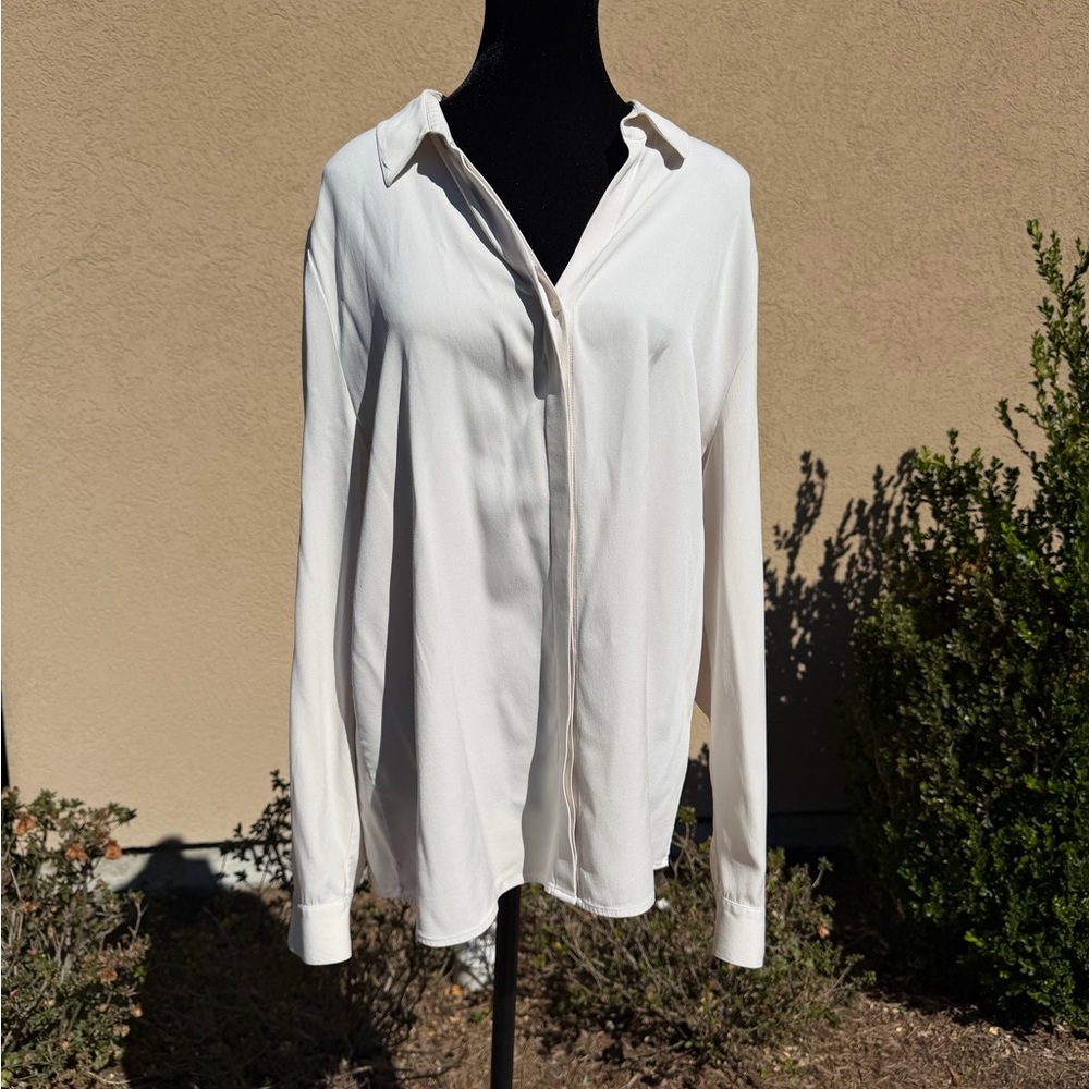 Theory- Soft Silk Blouse with Slight Stretch (Size L) in White!